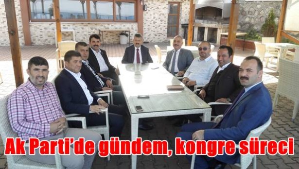 Ak Parti´de gündem, kongre süreci