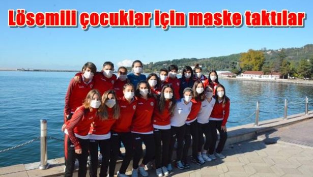 Lösemili çocuklar için maske taktılar